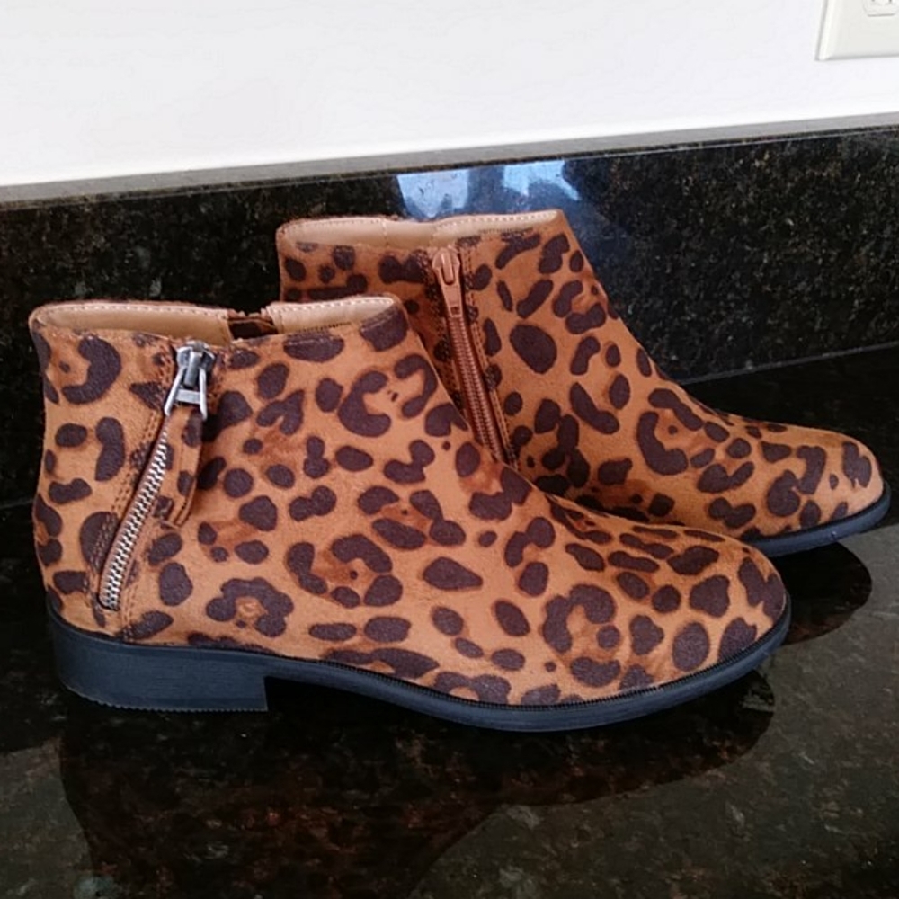 Time and Tru Faux Suede Cheetah Ankle Booties Size 8